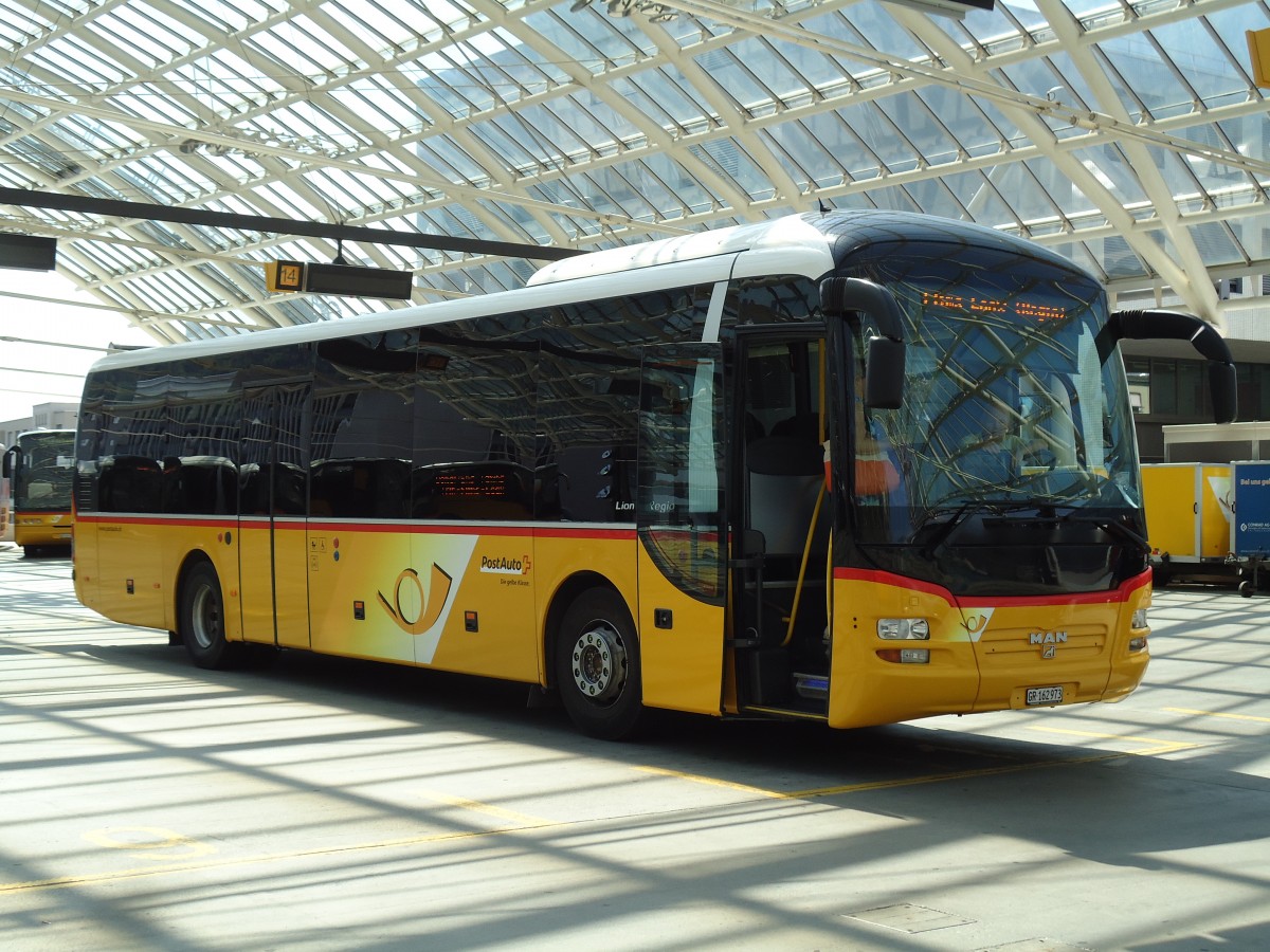 (145'271) - PostAuto Graub�nden - GR 162'973 - MAN am 17. Juni 2013 in Chur, Postautostation