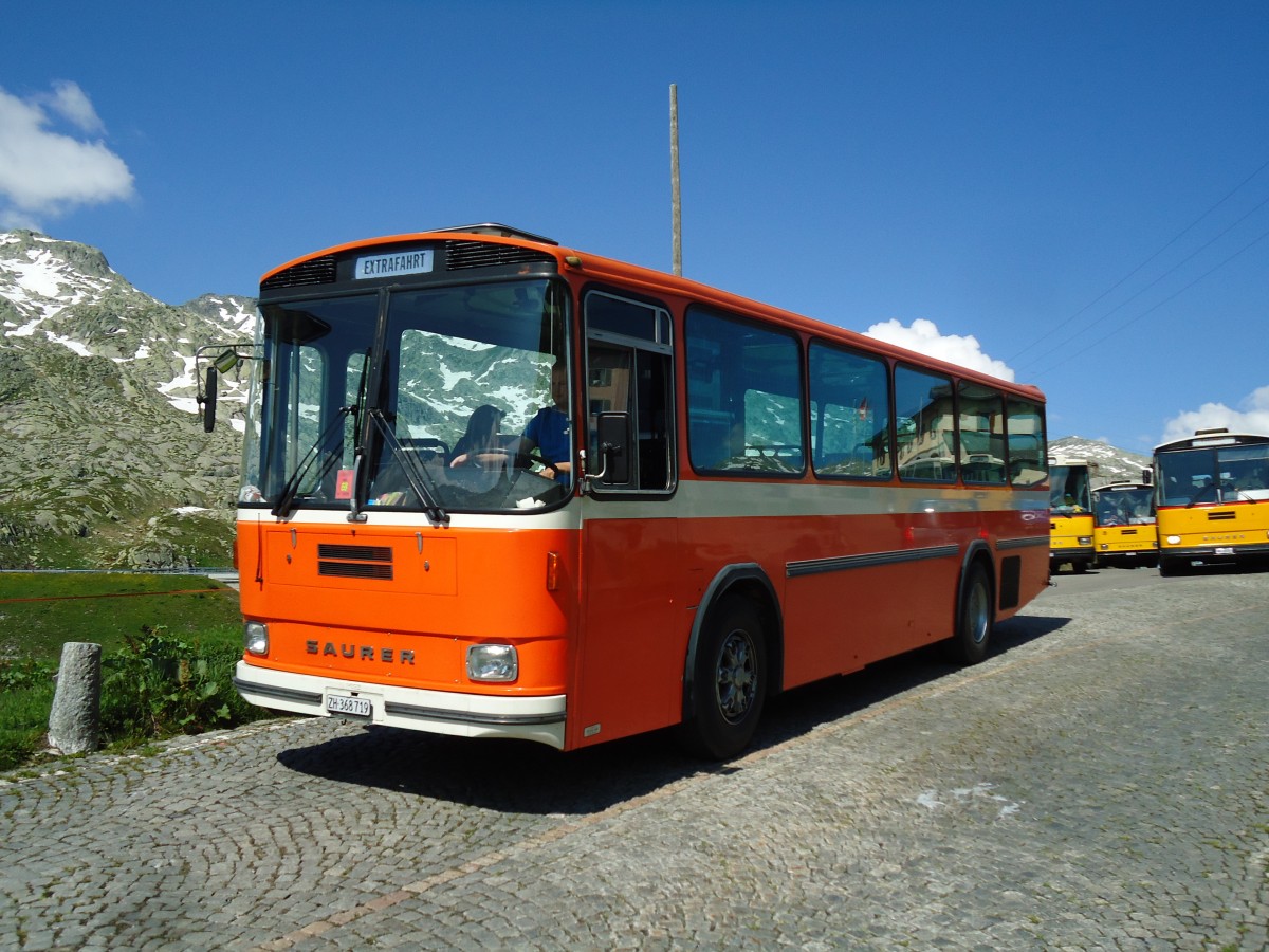 (145'848) - Mangold, Oberengstrinen - ZH 368'719 - Saurer/Hess (ex RhV Altst�tten Nr. 45) am 20. Juli 2013 in Gotthard, Passh�he
