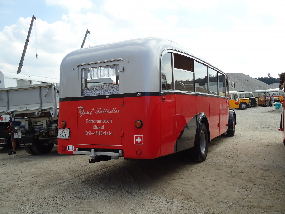 (146'738) - S�tterlin, Sch�nenbuch - BL 6671 - Saurer/Gangloff (ex Geiger, Adelboden Nr. 11; ex P 23'100; ex P 2153) am 31. August 2013 in Niederbipp, Saurertreffen