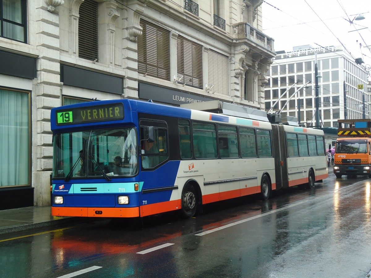 (147'142) - TPG Gen�ve - Nr. 711 - NAW/Hess Gelenktrolleybus am 16. September 2013 in Gen�ve, Bel-Air