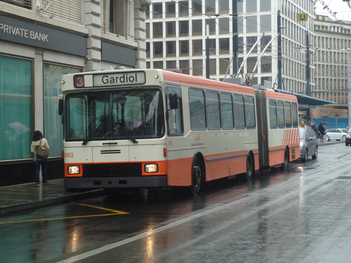 (147'145) - TPG Gen�ve - Nr. 693 - NAW/Hess Gelenktrolleybus am 16. September 2013 in Gen�ve, Bel-Air