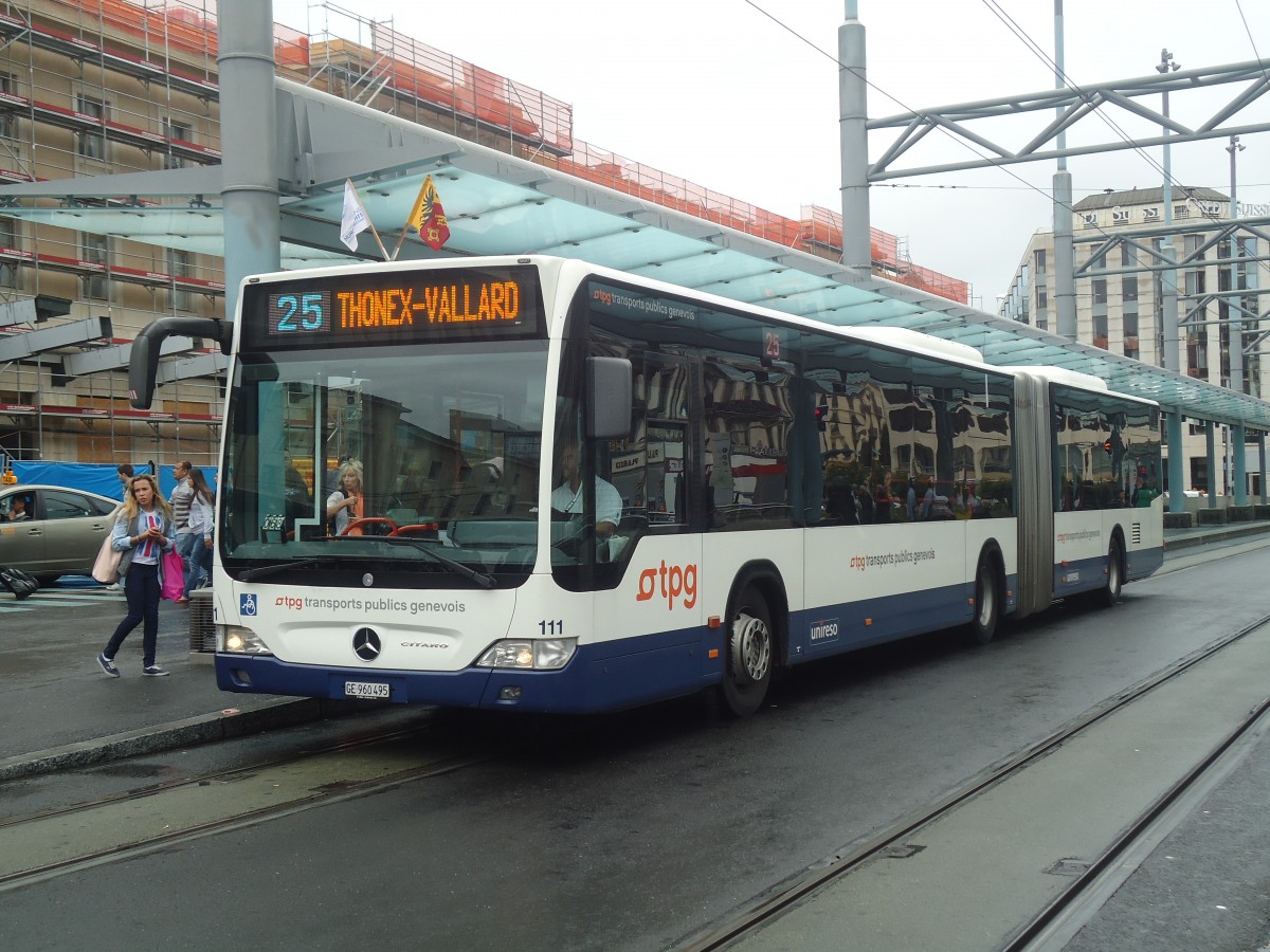 (147'202) - TPG Gen�ve - Nr. 111/GE 960'495 - Mercedes am 16. September 2013 beim Bahnhof Gen�ve