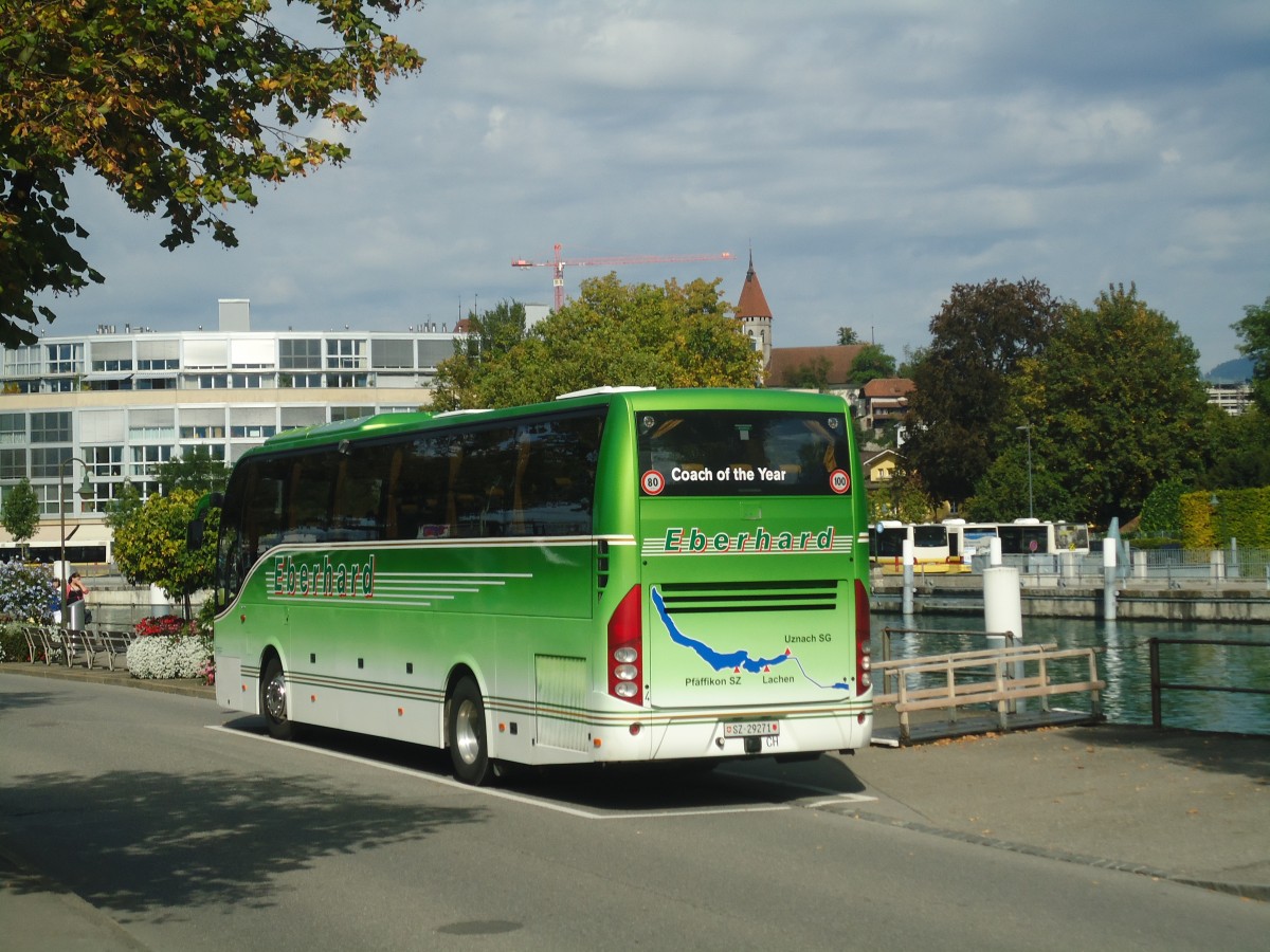 (147'365) - Eberhard, Altendorf - Nr. 4/SZ 29'271 - Volvo am 27. September 2013 bei der Schiffl�ndte Thun