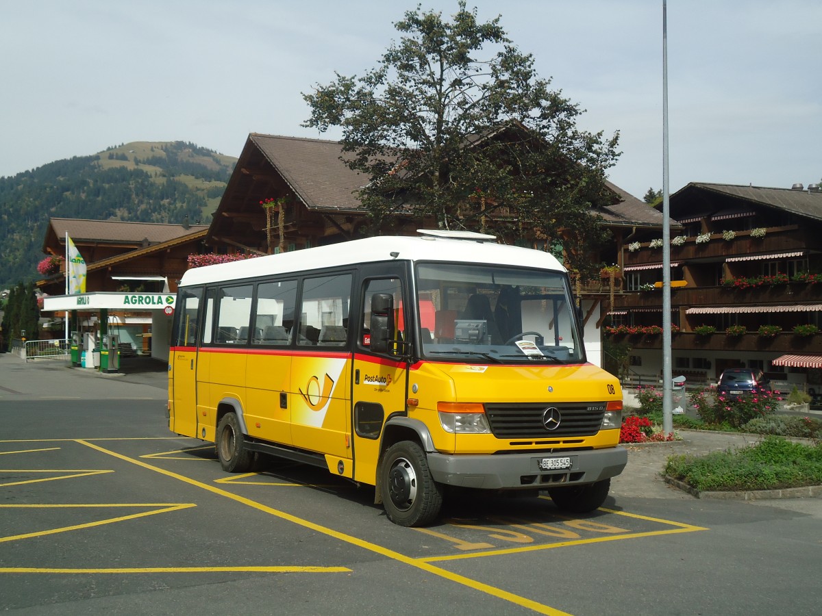 (147'384) - K�bli, Gstaad - Nr. 8/BE 305'545 - Mercedes/Kusters am 28. September 2013 beim Bahnhof Gstaad