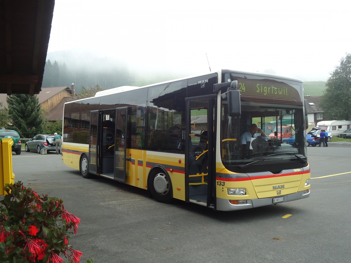 (147'409) - STI Thun - Nr. 133/BE 801'133 - MAN/G�ppel am 29. September 2013 in Schwanden, S�ge