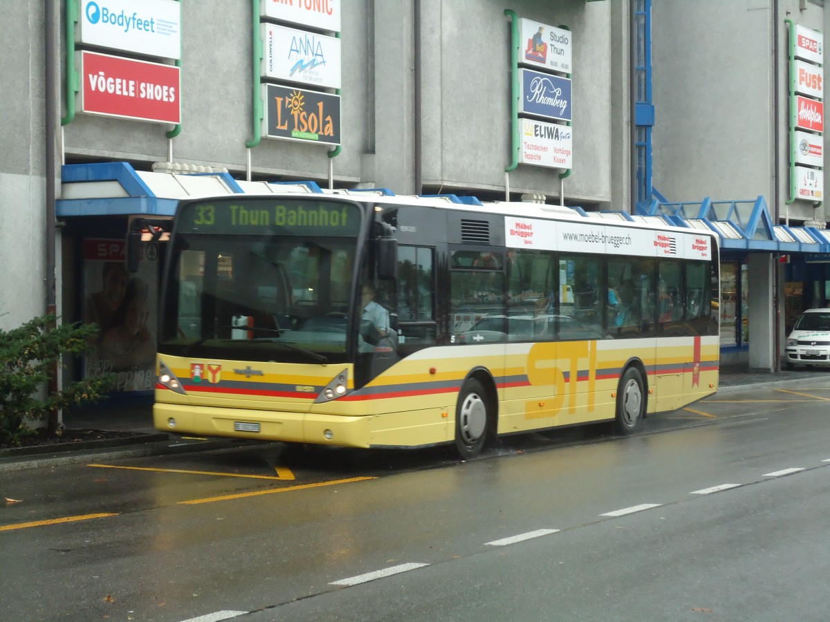 (147'502) - STI Thun - Nr. 5/BE 102'205 - Van Hool (ex Moser, Teuffenthal; ex Burri, Teuffenthal) am 10. Oktober 2013 in Thun, Postbr�cke