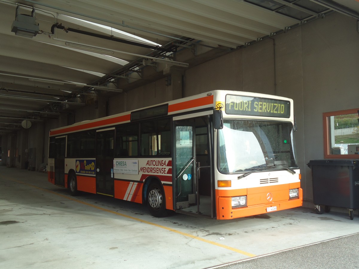 (147'796) - AMSA Chiasso - Nr. 6/TI 40'266 - Mercedes (ex Vorf�hrfahrzeug) am 6. November 2013 in Balerna, Rimessa