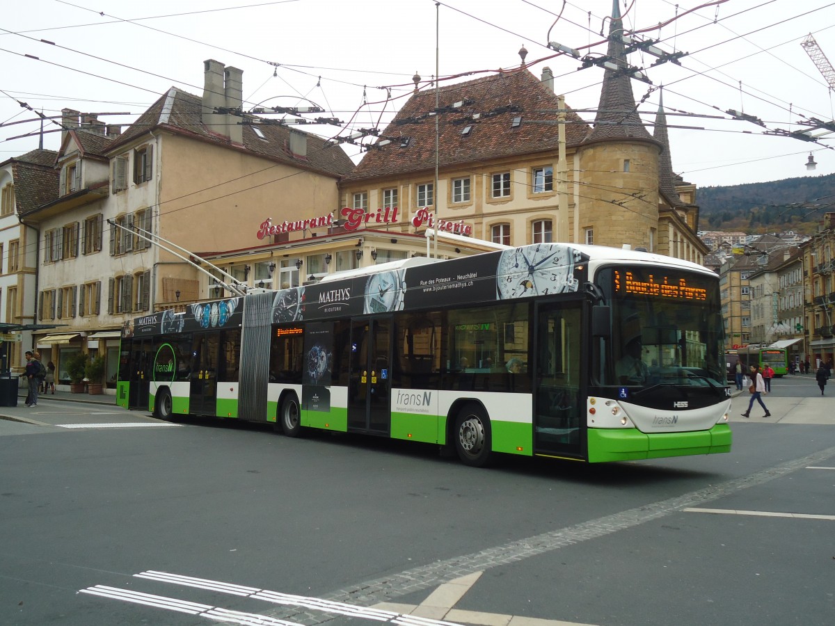 (147'961) - transN, La Chaux-de-Fonds - Nr. 143 - Hess/Hess Gelenktrolleybus (ex TN Neuch�tel Nr. 143) am 8. November 2013 in Neuch�tel, Place Pury