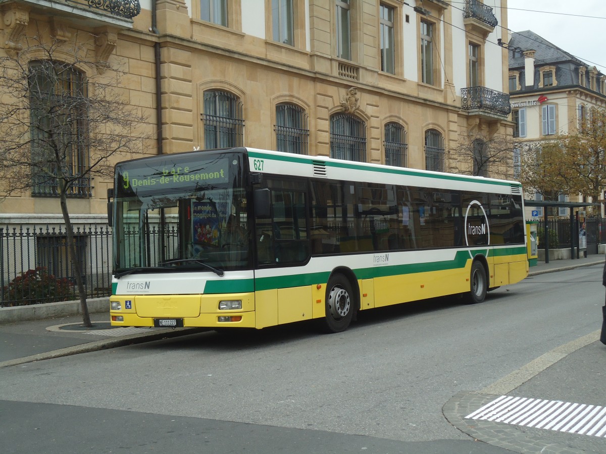 (147'970) - transN, La Chaux-de-Fonds - Nr. 627/NE 111'227 - MAN (ex TN Neuch�tel Nr. 227) am 8. November 2013 in Neuch�tel, Place Pury