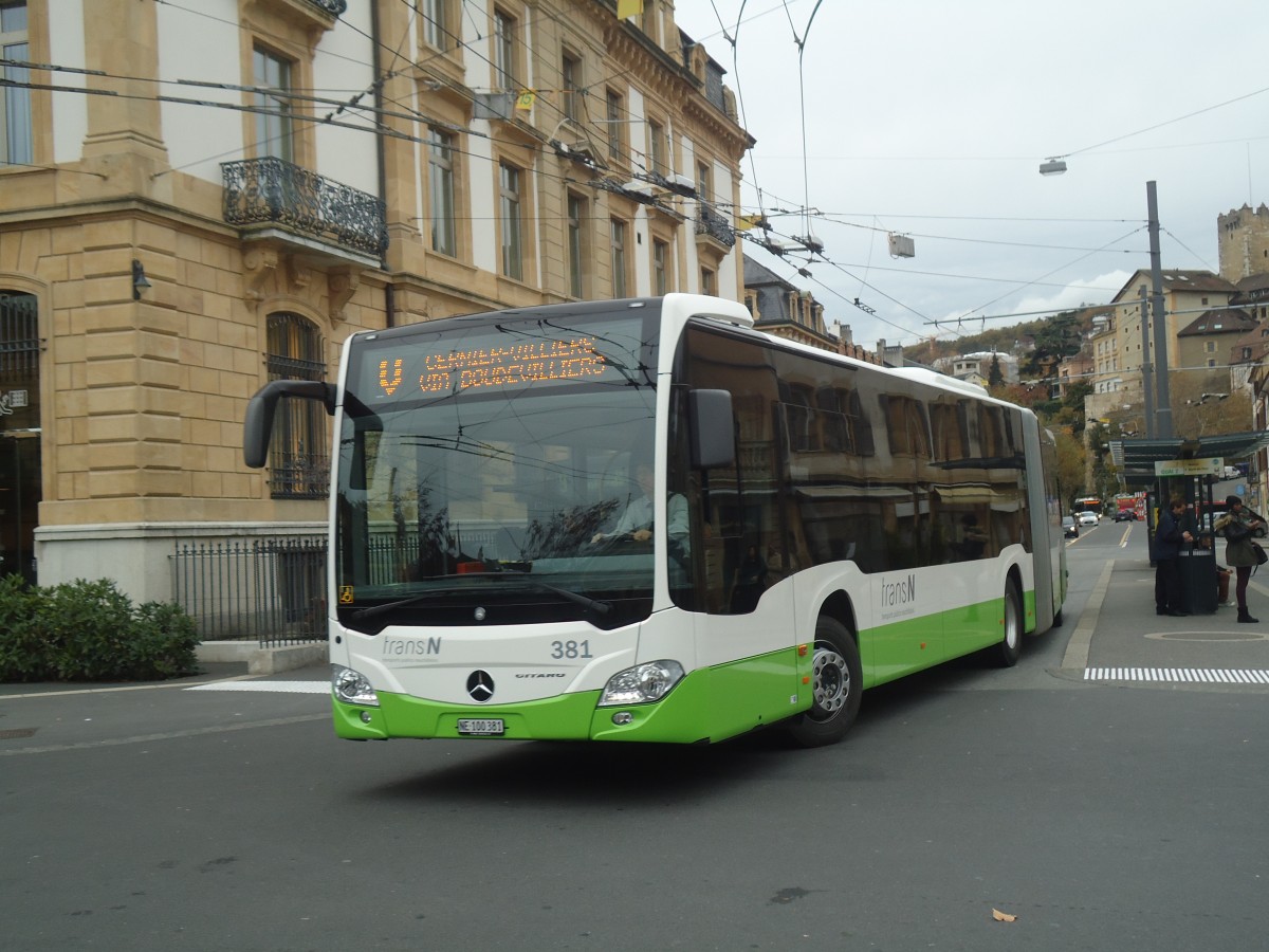 (147'984) - transN, La Chaux-de-Fonds - Nr. 381/NE 100'381 - Mercedes am 8. November 2013 in Neuch�tel, Place Pury