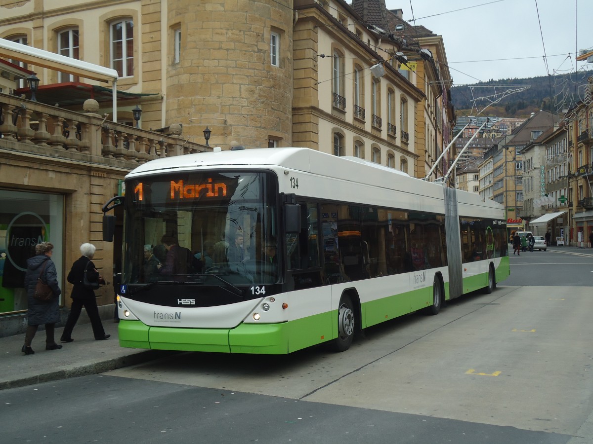 (148'003) - transN, La Chaux-de-Fonds - Nr. 134 - Hess/Hess Gelenktrolleybus (ex TN Neuch�tel Nr. 134) am 8. November 2013 in Neuch�tel, Place Pury