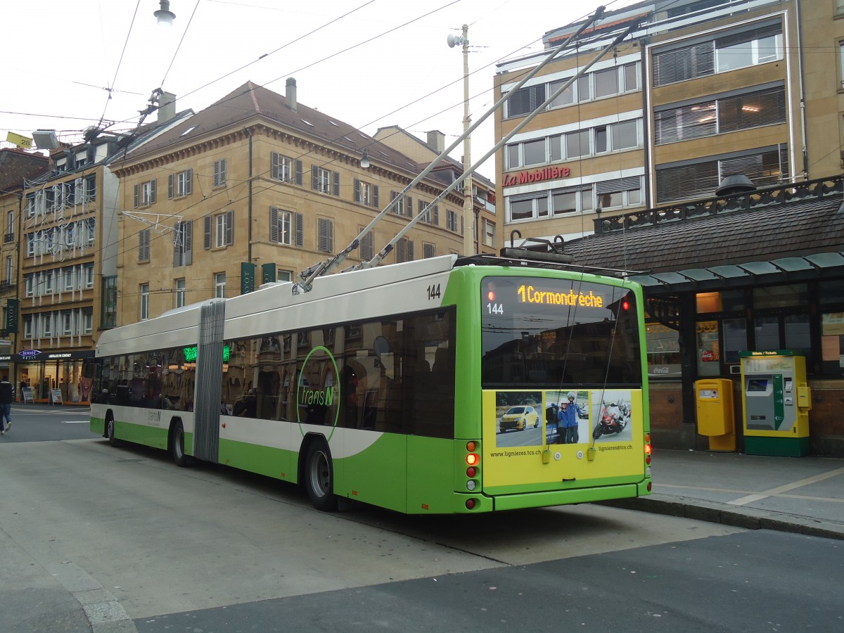 (148'012) - transN, La Chaux-de-Fonds - Nr. 144 - Hess/Hess Gelenktrolleybus am 8. November 2013 in Neuch�tel, Place Pury