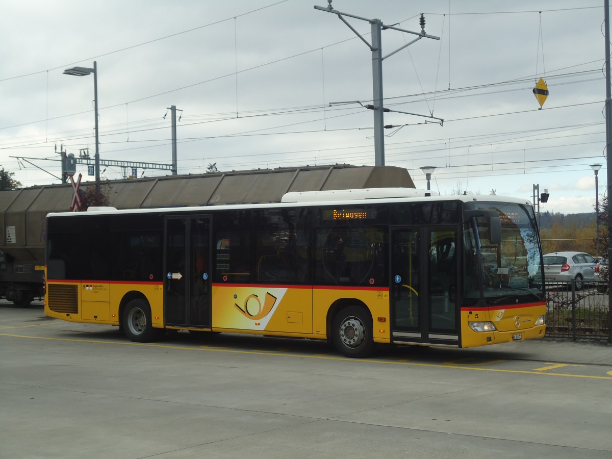 (148'163) - Klopfstein, Laupen - Nr. 5/BE 316'773 - Mercedes am 25. November 2013 beim Bahnhof D�dingen