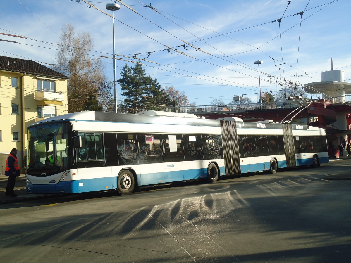 (148'274) - VBZ Z�rich - Nr. 68 - Hess/Hess Doppelgelenktrolleybus am 9. Dezember 2013 in Z�rich, Bucheggplatz