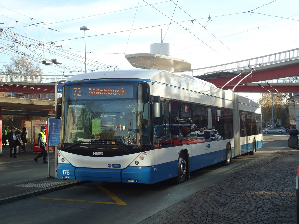 (148'276) - VBZ Z�rich - Nr. 176 - Hess/Hess Gelenktrolleybus am 9. Dezember 2013 in Z�rich, Bucheggplatz