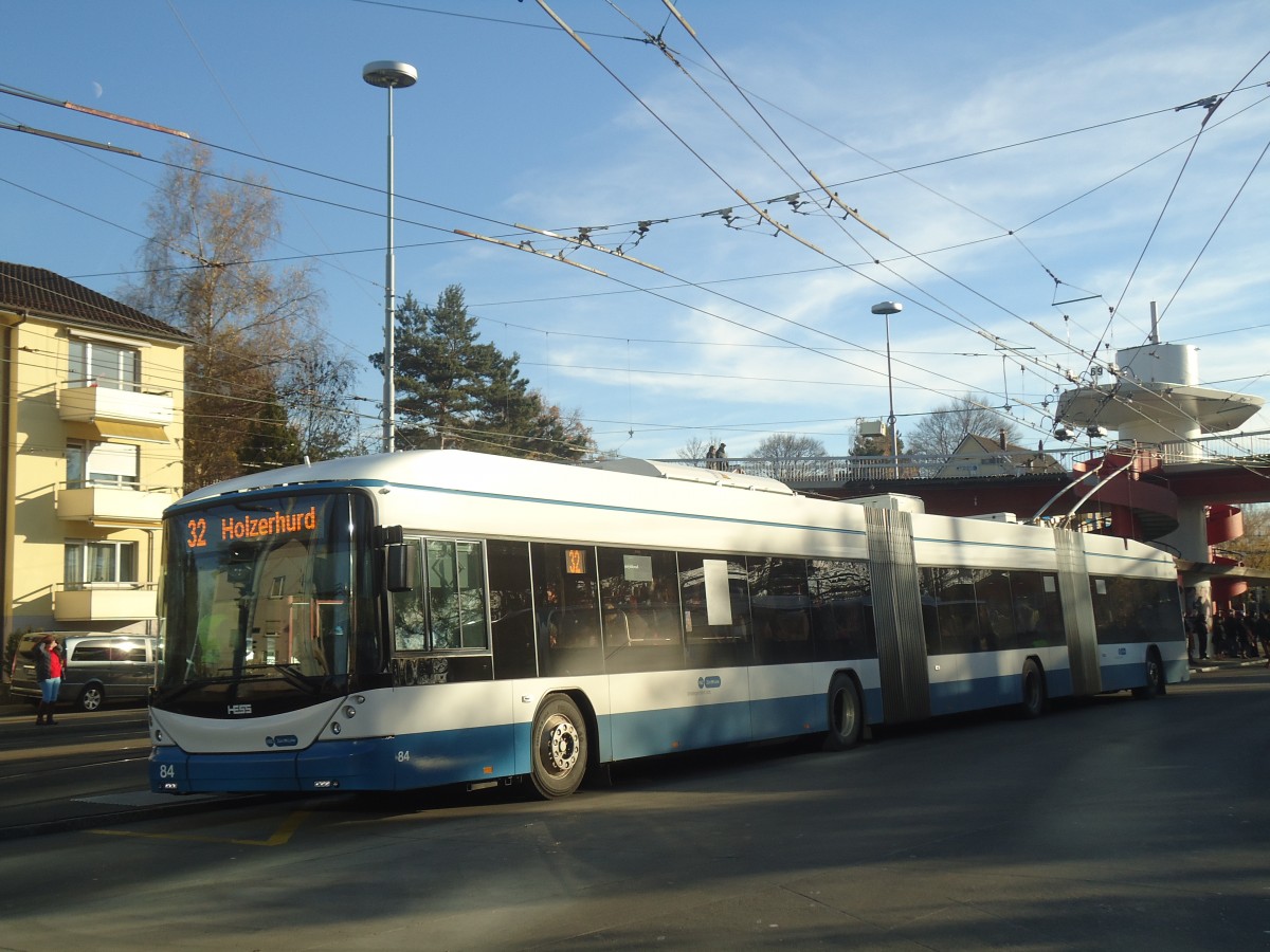 (148'284) - VBZ Z�rich - Nr. 84 - Hess/Hess Doppelgelenktrolleybus am 9. Dezember 2013 in Z�rich, Bucheggplatz