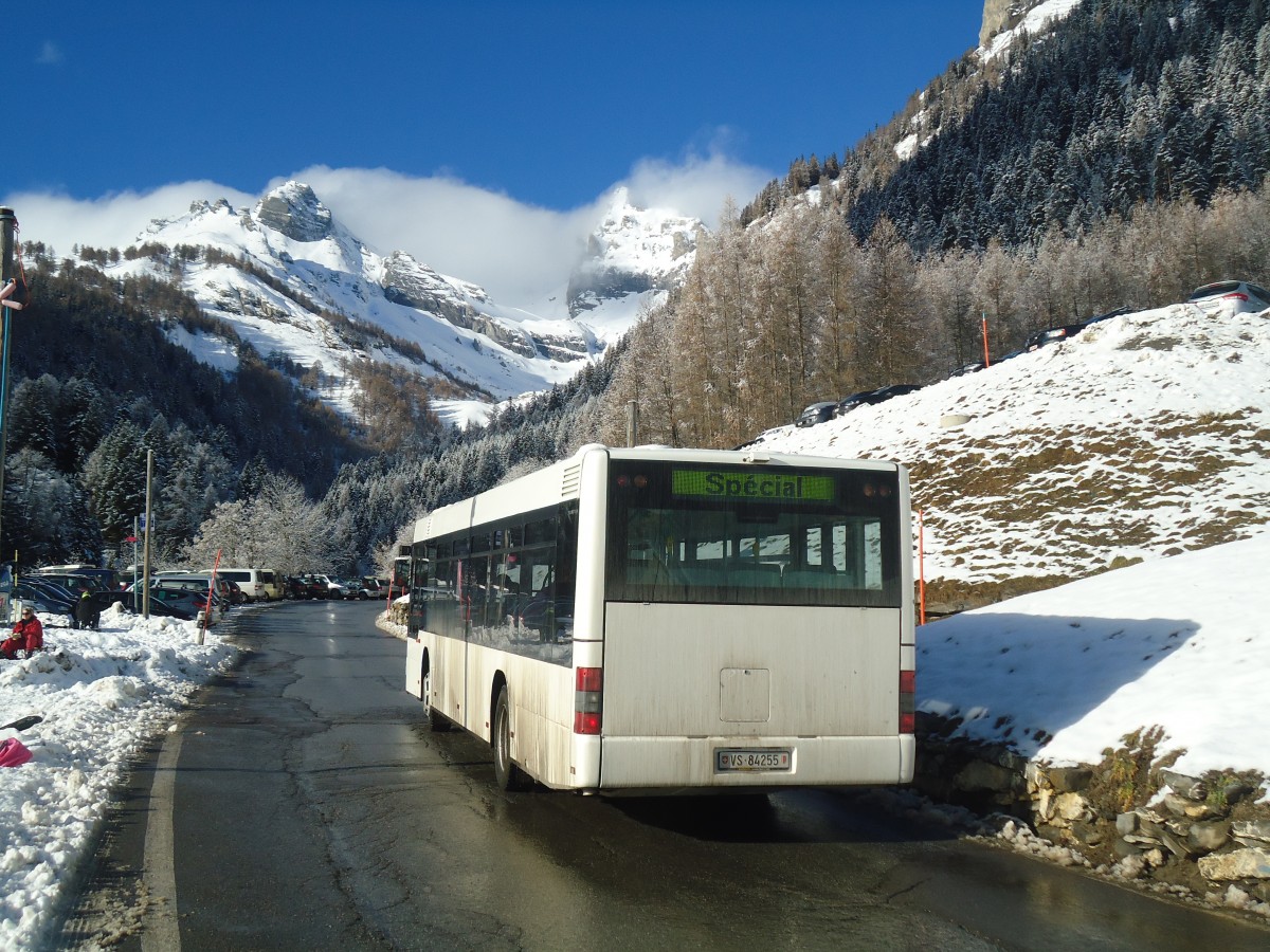 (148'573) - Buchard, Leytron - Nr. 95/VS 84'255 - MAN (ex TN Neuch�tel Nr. 221) am 29. Dezember 2013 in Ovronnaz, La Crois�e