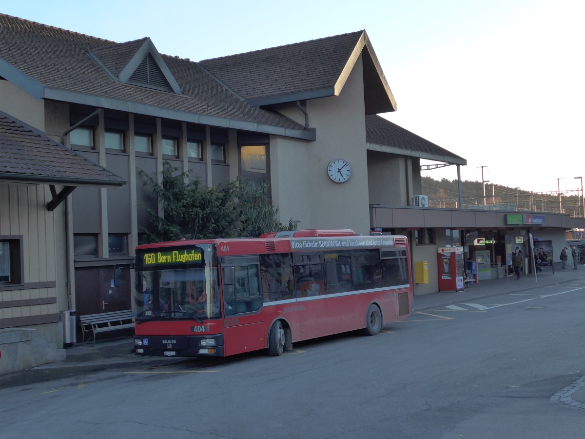 (148'834) - Bernmobil, Bern - Nr. 404/BE 612'404 - MAN/G�ppel am 9. Februar 2014 beim Bahnhof Konolfingen