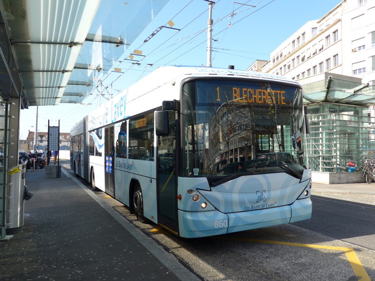 (149'249) - TL Lausanne - Nr. 860 - Hess/Hess Gelenktrolleybus am 9. M�rz 2014 beim Bahnhof Lausanne