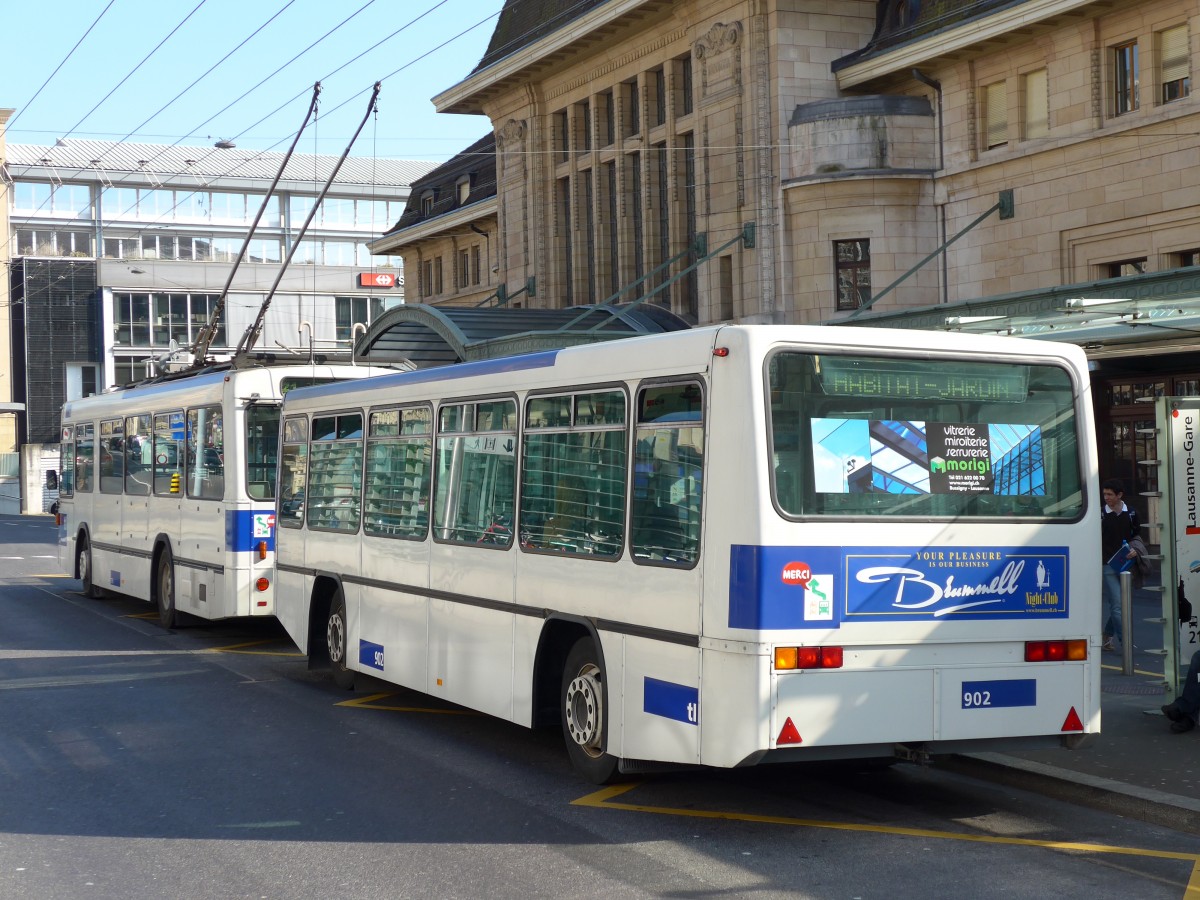 (149'268) - TL Lausanne - Nr. 902 - Lanz+Marti/Hess Personenanh�nger am 9. M�rz 2014 beim Bahnhof Lausanne