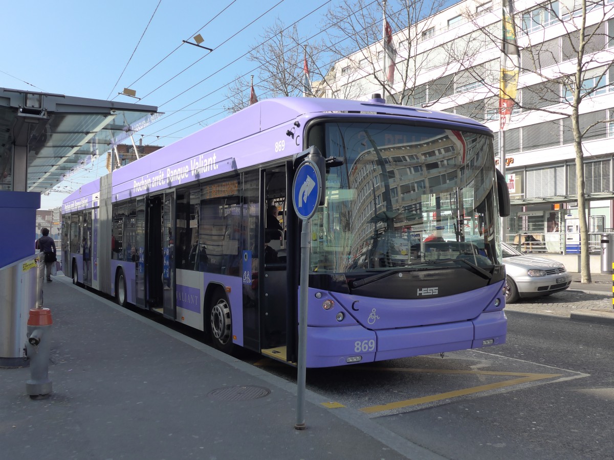 (149'269) - TL Lausanne - Nr. 869 - Hess/Hess Gelenktrolleybus am 9. M�rz 2014 beim Bahnhof Lausanne