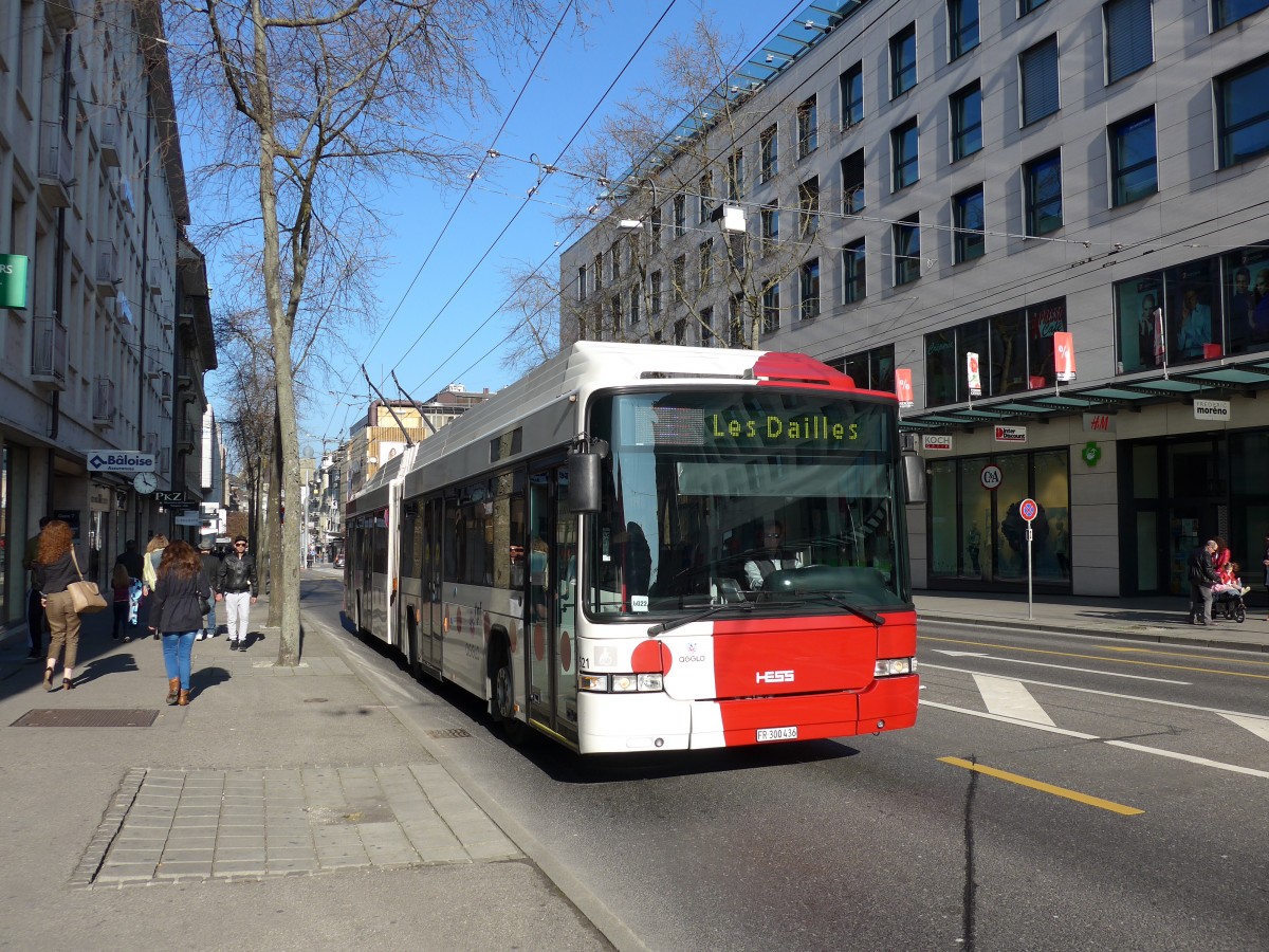 (149'284) - TPF Fribourg - Nr. 521/FR 300'436 - MAN/Hess Gelenkduobus am 9. M�rz 2014 beim Bahnhof Fribourg