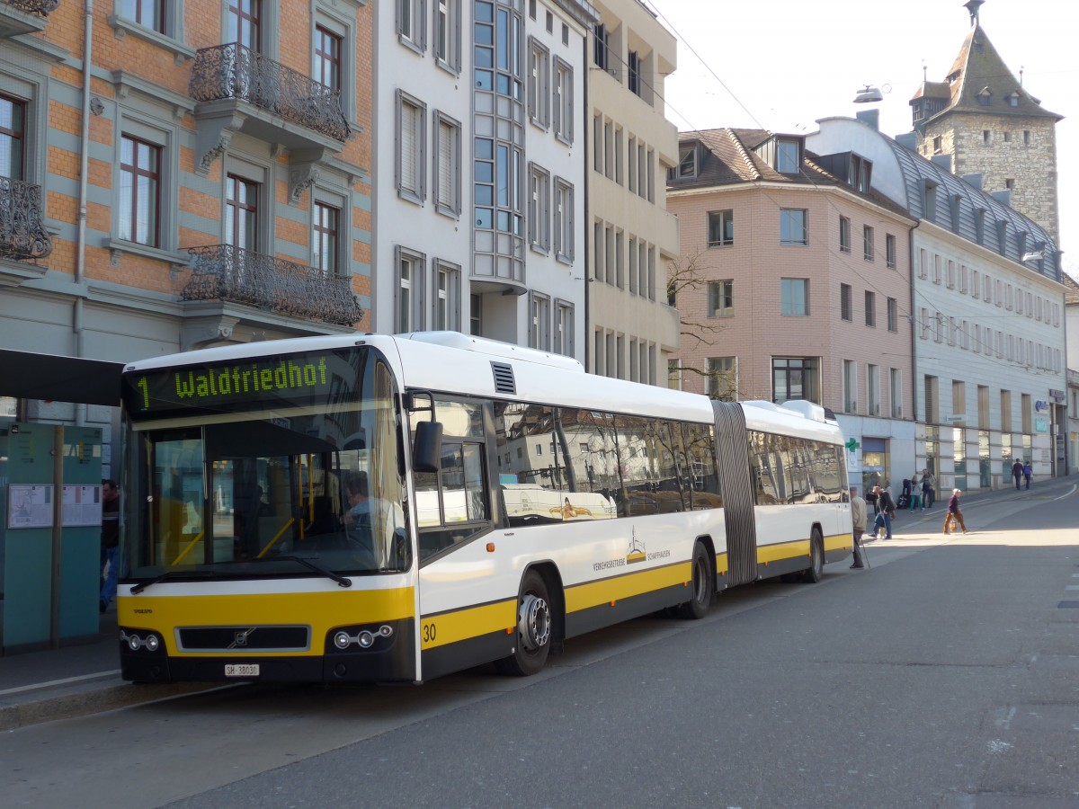 (149'410) - VBSH Schaffhausen - Nr. 30/SH 38'030 - Volvo am 29. M�rz 2014 beim Bahnhof Schaffhausen