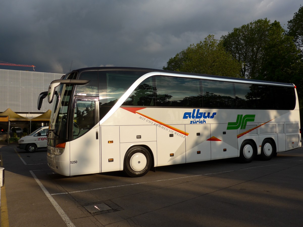 (151'105) - Albus, Z�rich - Nr. 5250/ZH 778'262 - Setra am 30. Mai 2014 in Thun, Grabengut