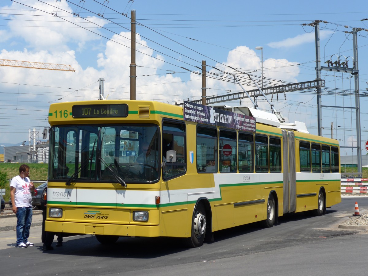 (151'468) - transN, La Chaux-de-Fonds - Nr. 116 - NAW/Hess Gelenktrolleybus (ex TN Neuch�tel Nr. 116) am 12. Juni 2014 beim Bahnhof Marin