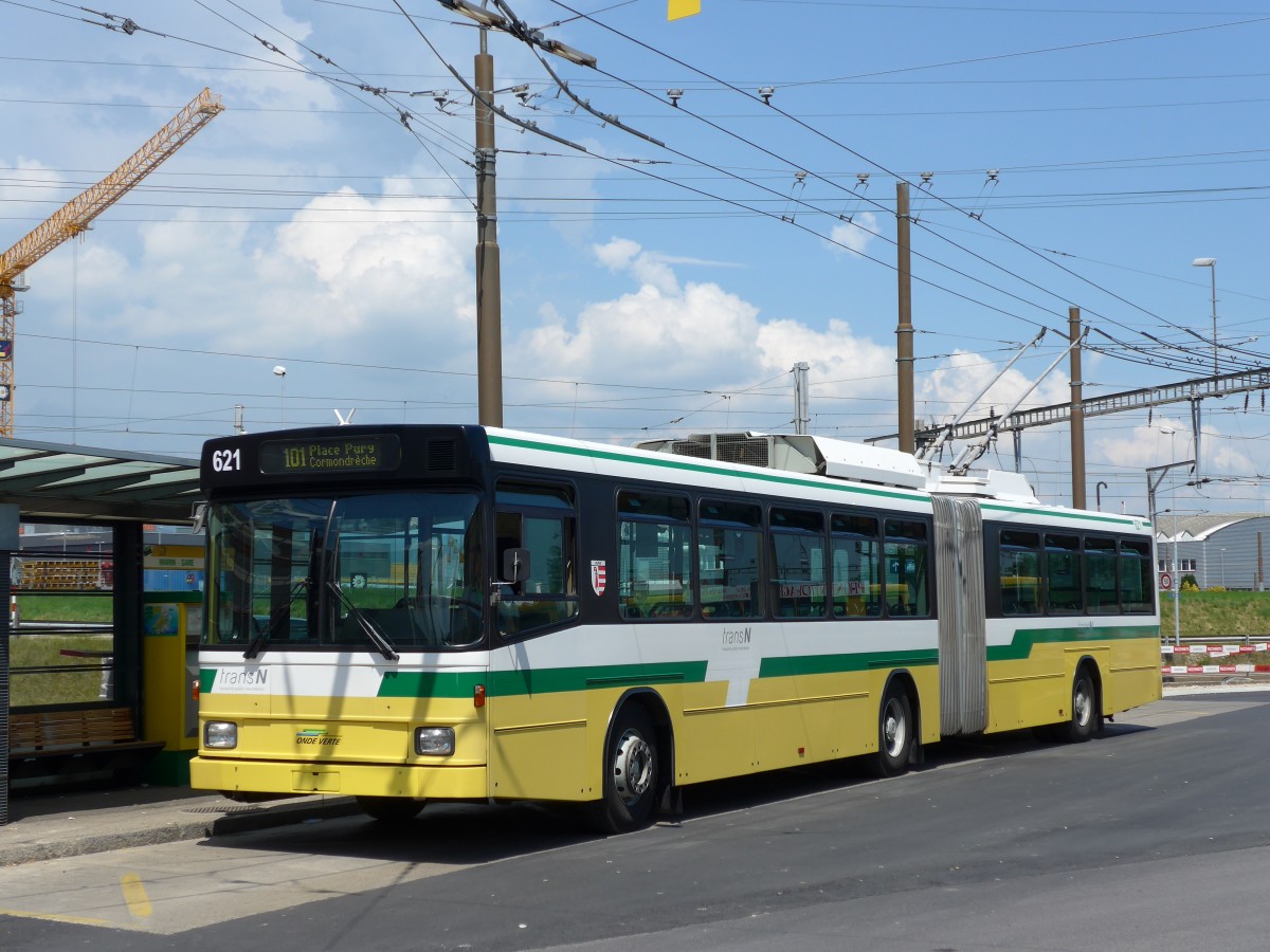 (151'474) - transN, La Chaux-de-Fonds - Nr. 621 - NAW/Hess Gelenktrolleybus (ex TN Neuch�tel Nr. 121) am 12. Juni 2014 beim Bahnhof Marin