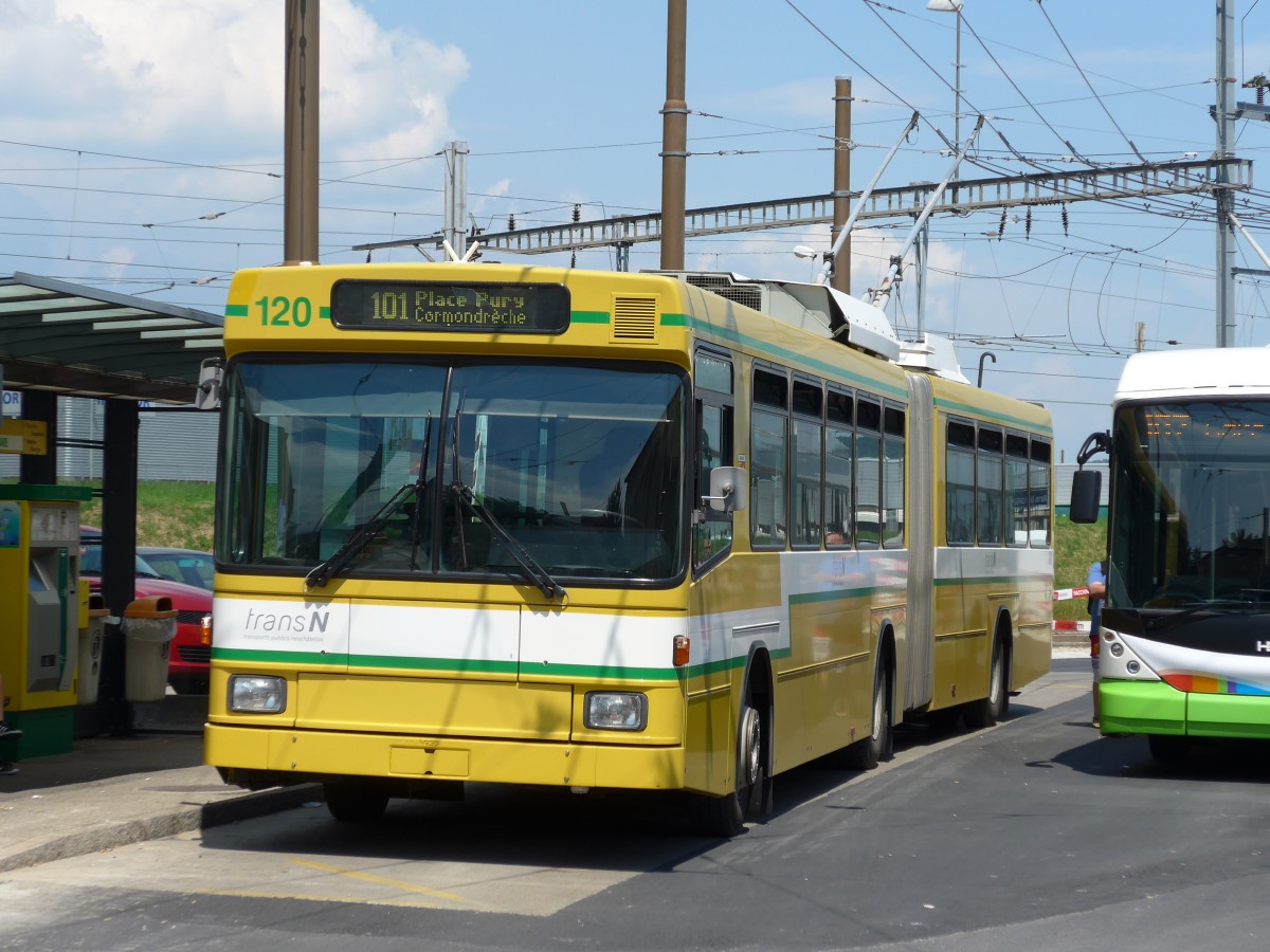 (151'480) - transN, La Chaux-de-Fonds - Nr. 120 - NAW/Hess Gelenktrolleybus (ex TN Neuch�tel Nr. 120) am 12. Juni 2014 beim Bahnhof Marin