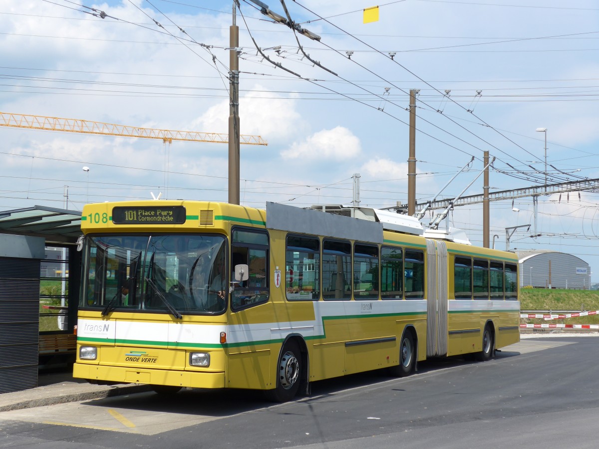 (151'487) - transN, La Chaux-de-Fonds - Nr. 108 - NAW/Hess Gelenktrolleybus (ex TN Neuch�tel Nr. 108) am 12. Juni 2014 beim Bahnhof Marin