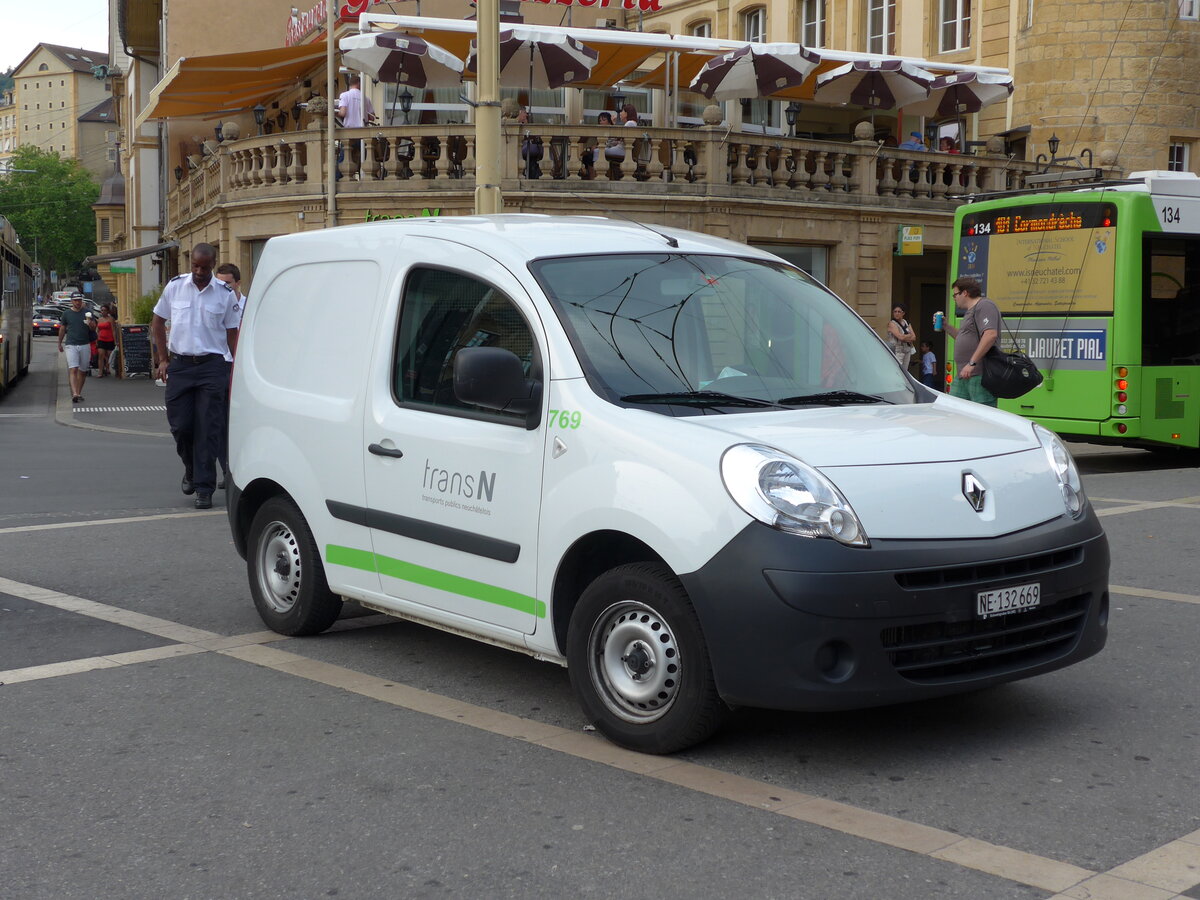 (151'493) - transN, La Chaux-de-Fonds - Nr. 769/NE 132'669 - Renault am 12. Juni 2014 in Neuch�tel, Place Pury