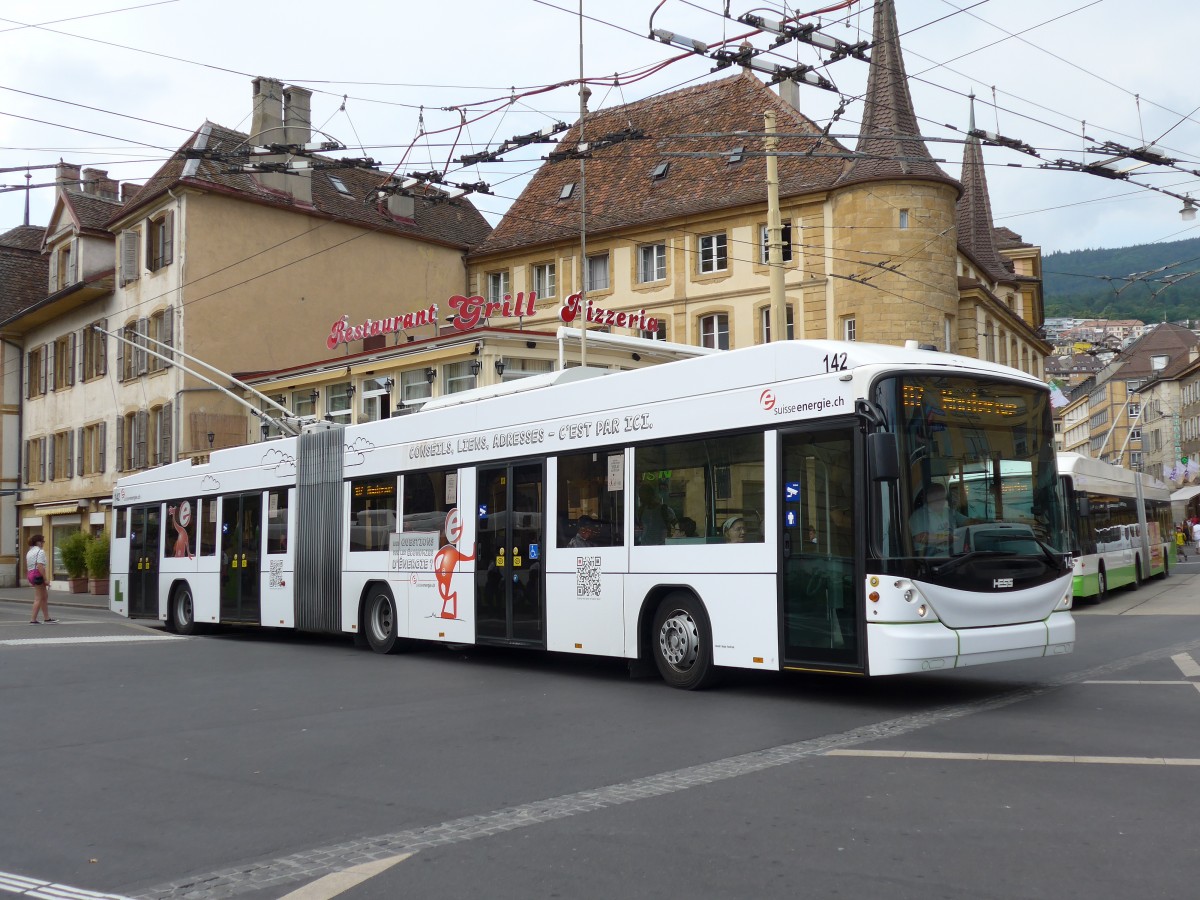 (151'502) - transN, La Chaux-de-Fonds - Nr. 142 - Hess/Hess Gelenktrolleybus (ex TN Neuch�tel Nr. 142) am 12. Juni 2014 in Neuch�tel, Place Pury