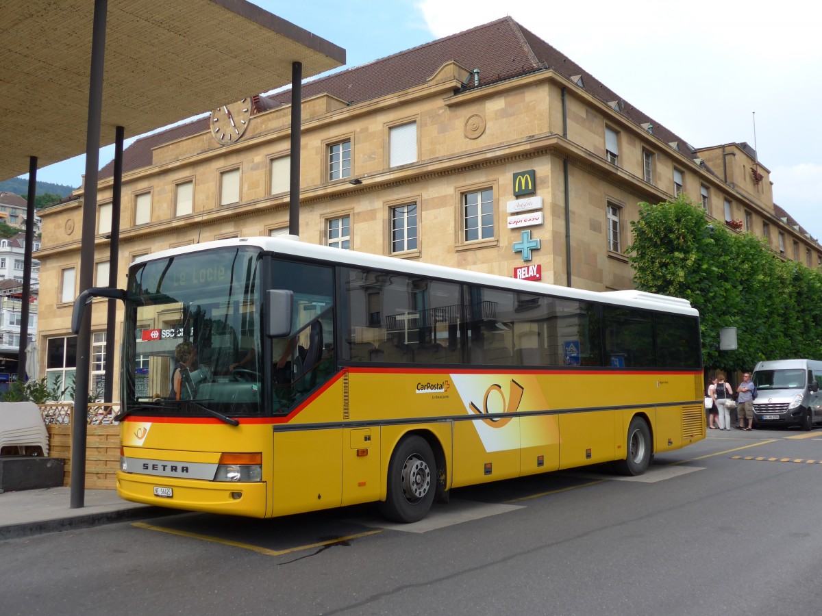 (151'517) - CarPostal Ouest - NE 56'425 - Setra (ex JU 29'866) am 12. Juni 2014 beim Bahnhof Neuch�tel