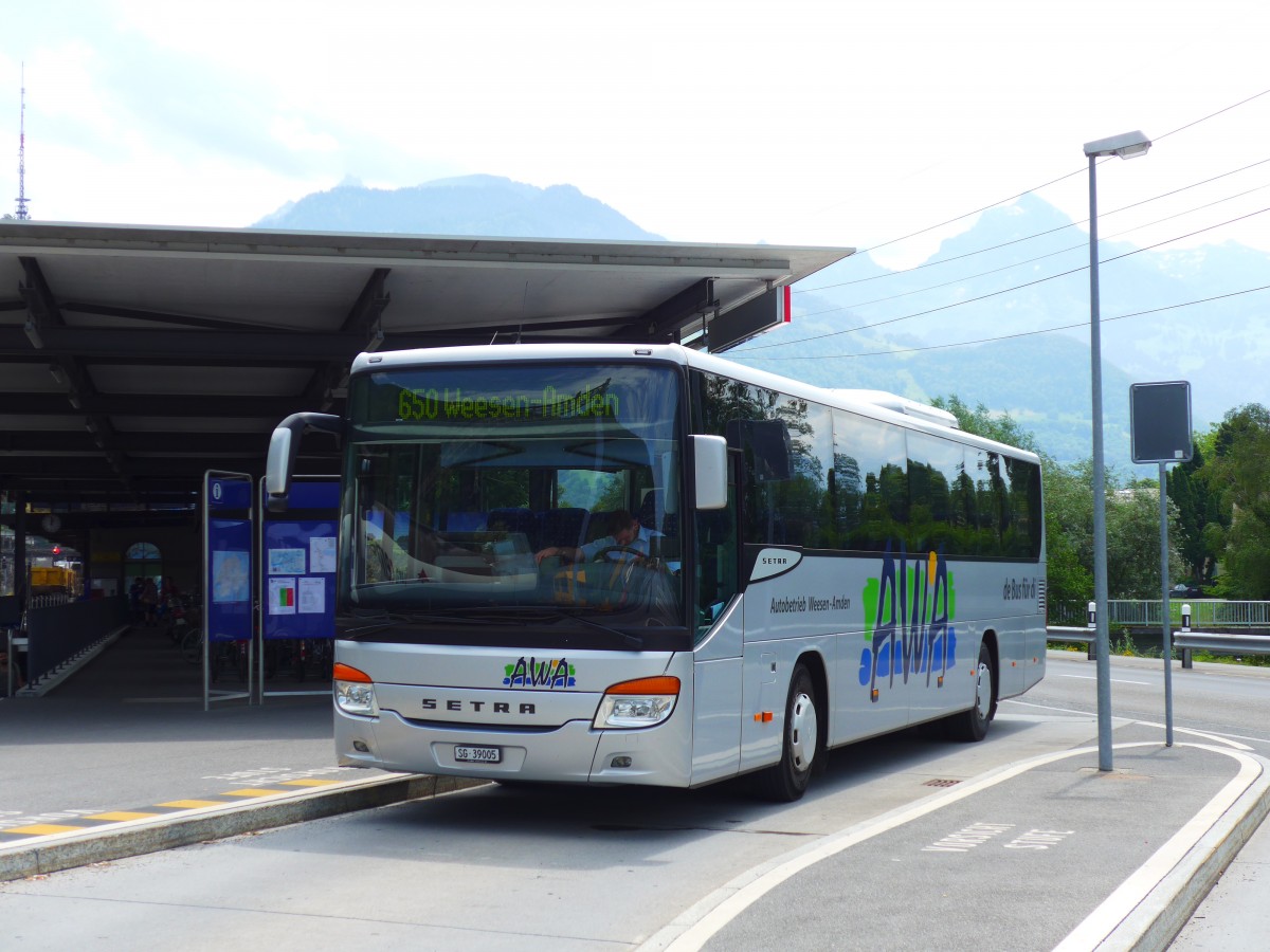 (151'798) - AWA Amden - Nr. 5/SG 39'005 - Setra am 23. Juni 2014 beim Bahnhof Ziegelbr�cke