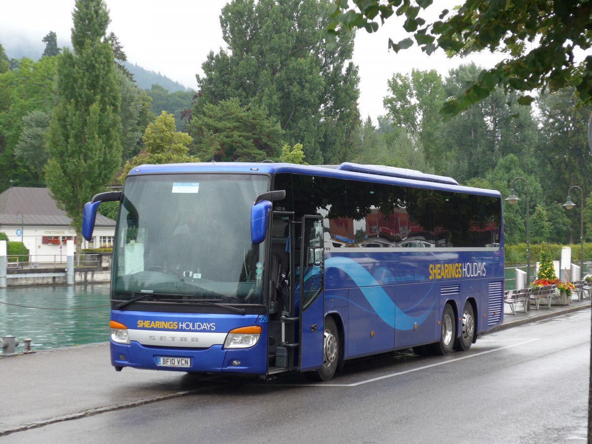 (152'020) - Aus England: Shearings, Wigan - Nr. 220/BF10 VCN - Setra am 2. Juli 2014 bei der Schiffl�ndte Thun