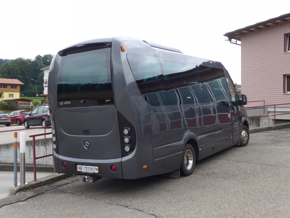 (154'470) - Sommer, Gr�nen - BE 721'917 - Mercedes/UNVI am 30. August 2014 in Gr�nen, Garage