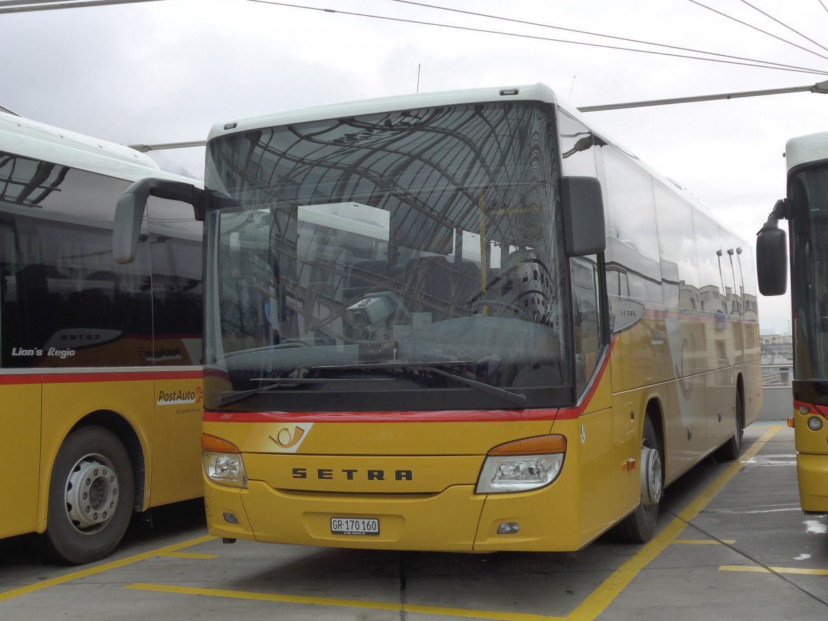 (155'130) - PostAuto Graub�nden - GR 170'160 - Setra am 13. September 2014 in Chur, Postautostation