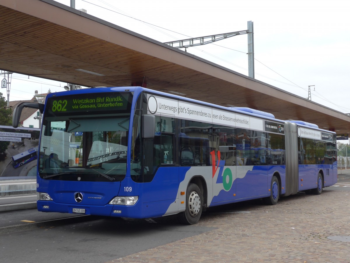 (156'194) - VZO Gr�ningen - Nr. 109/ZH 745'109 - Mercedes am 28. Oktober 2014 beim Bahnhof Wetzikon