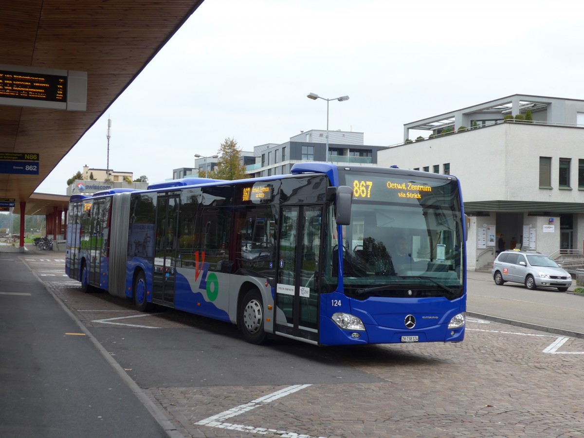 (156'209) - VZO Gr�ningen - Nr. 124/ZH 738'124 - Mercedes am 28. Oktober 2014 beim Bahnhof Wetzikon