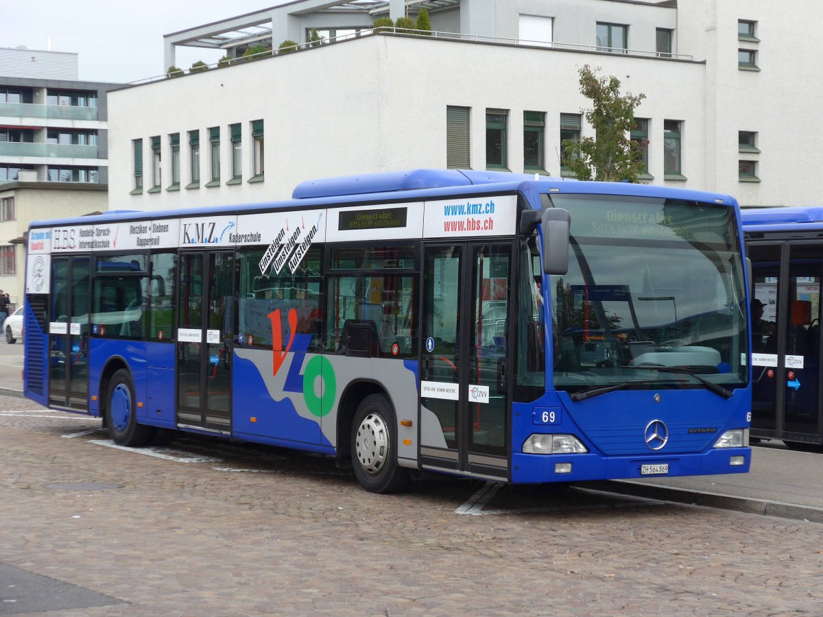 (156'224) - VZO Gr�ningen - Nr. 69/ZH 564'869 - Mercedes am 28. Oktober 2014 beim Bahnhof Wetzikon