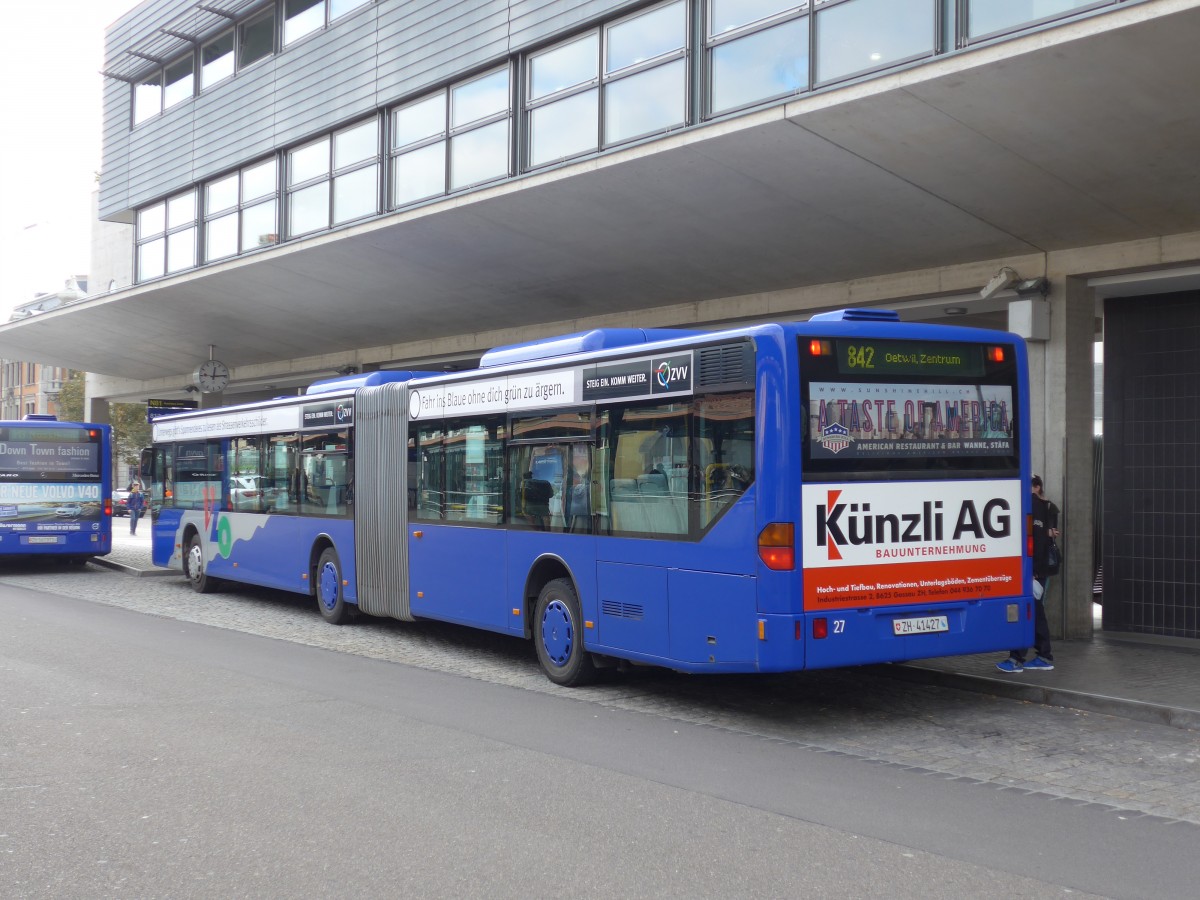(156'234) - VZO Gr�ningen - Nr. 27/ZH 41'427 - Mercedes am 28. Oktober 2014 beim Bahnhof Uster