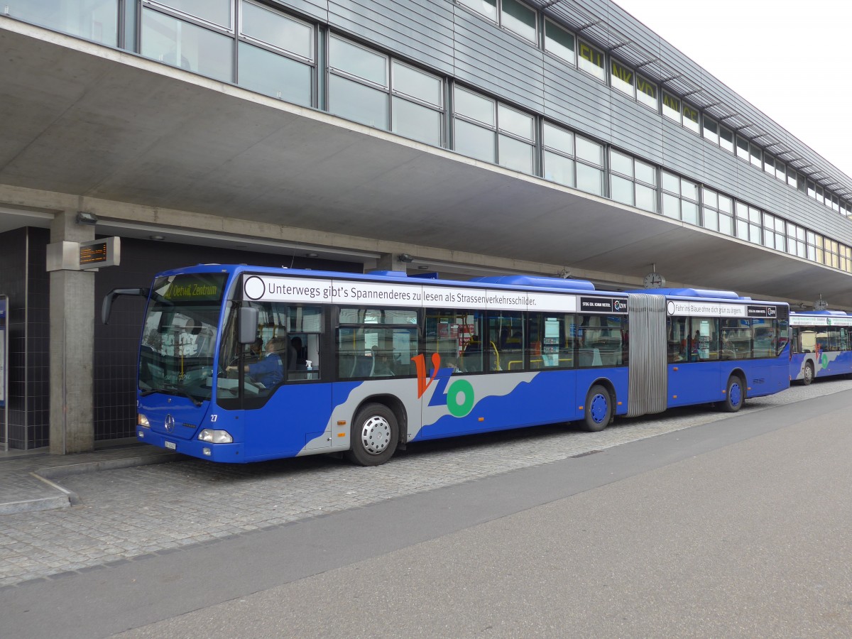 (156'235) - VZO Gr�ningen - Nr. 27/ZH 41'427 - Mercedes am 28. Oktober 2014 beim Bahnhof Uster