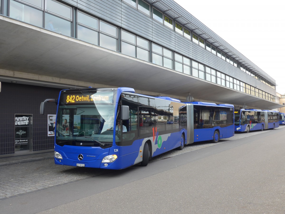 (156'242) - VZO Gr�ningen - Nr. 124/ZH 738'124 - Mercedes am 28. Oktober 2014 beim Bahnhof Uster