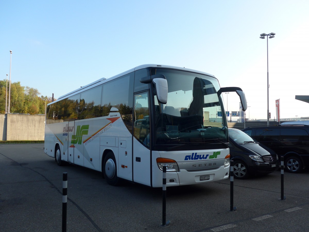 (156'300) - Albus, Z�rich - Nr. L5096/ZH 687'172 - Setra am 28. Oktober 2014 in Z�rich, Flughafen