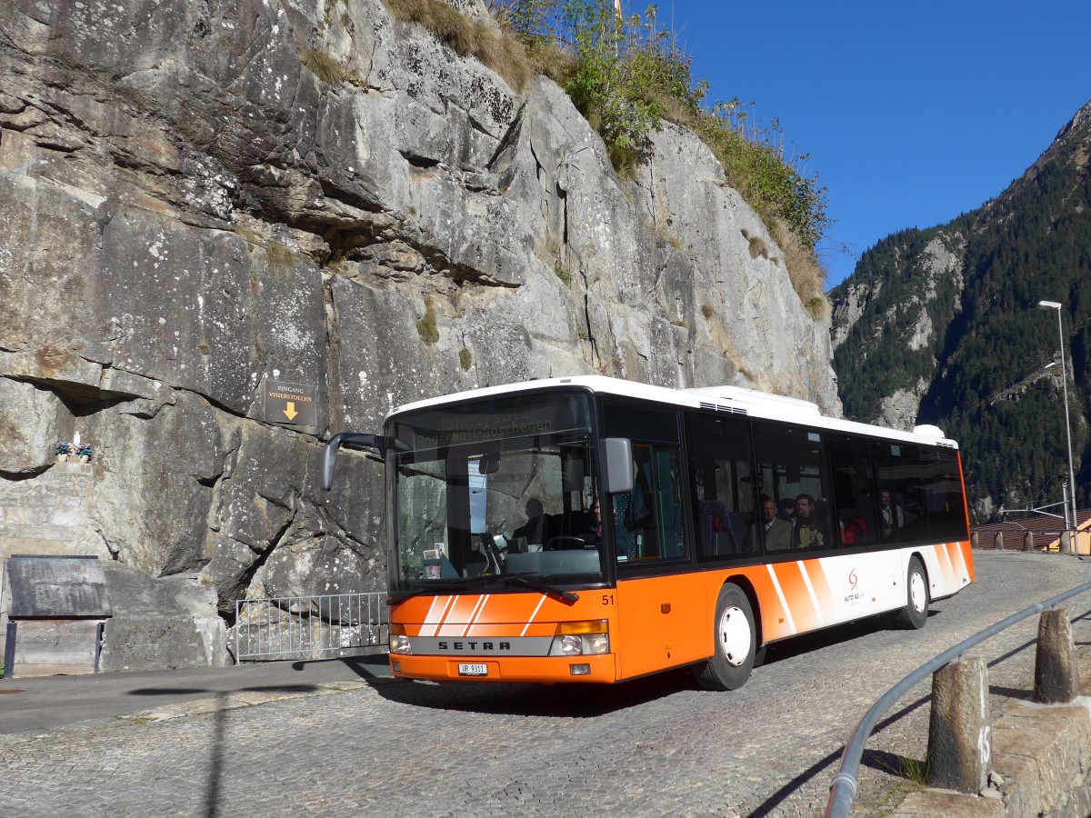 (156'363) - AAGU Altdorf - Nr. 51/UR 9311 - Setra am 31. Oktober 2014 beim Bahnhof G�schenen