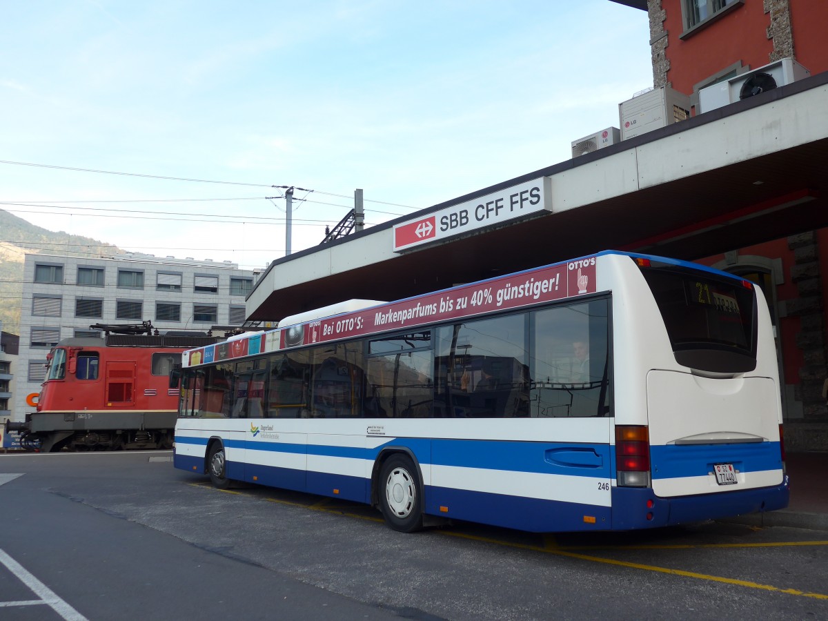 (156'373) - Auf der Maur, Steinen - Nr. 246/SZ 77'440 - Scania/Hess (ex Amrein, K�ssnacht; ex ZVB Zug Nr. 117; ex ZVB Zug Nr. 17) am 31. Oktober 2014 beim Bahnhof Arth-Goldau