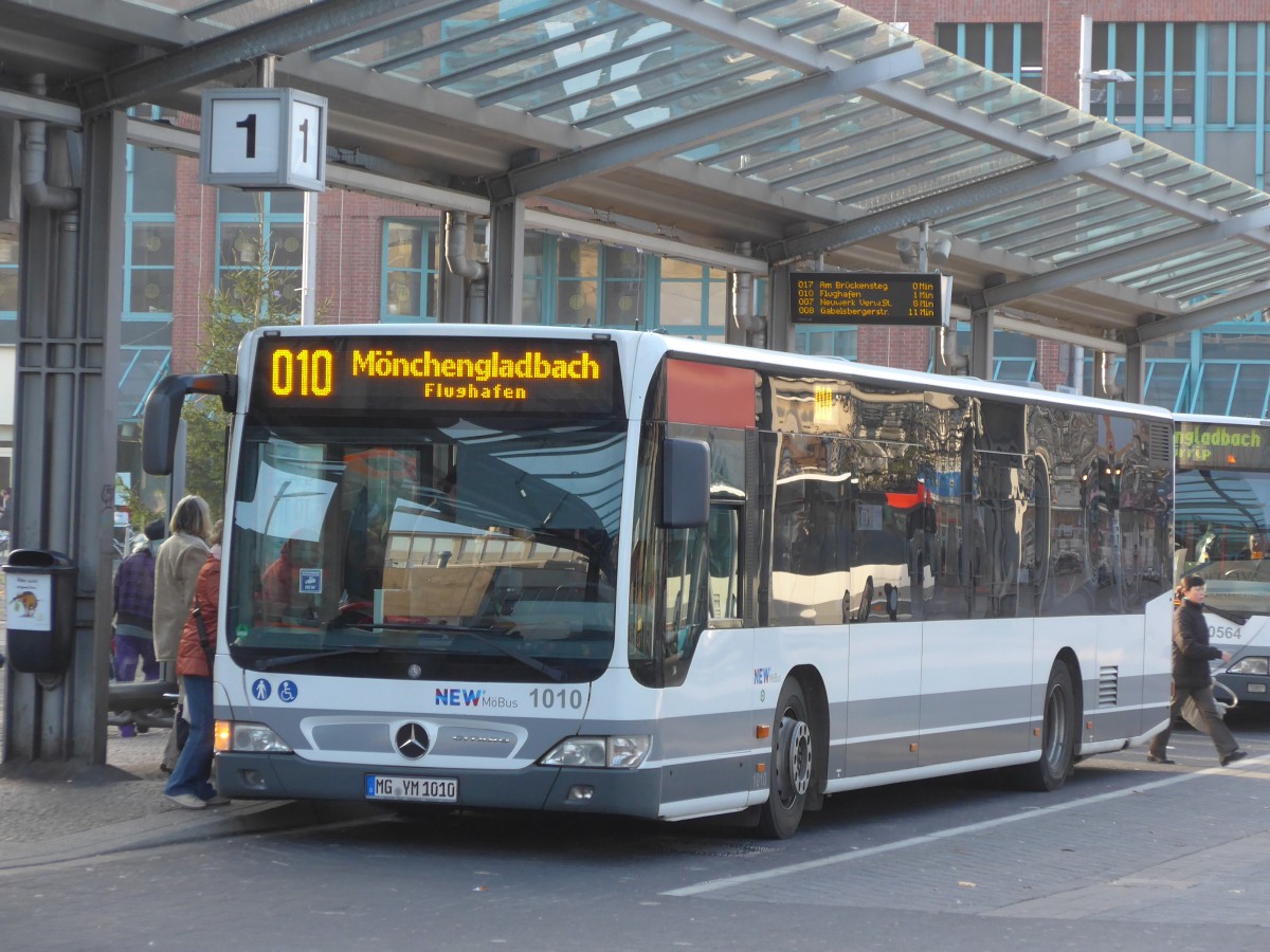 (157'312) - M�Bus, M�nchengladbach - Nr. 1010/MG-YM 1010 - Mercedes am 22. November 2014 beim Hauptbahnhof M�nchengladbach