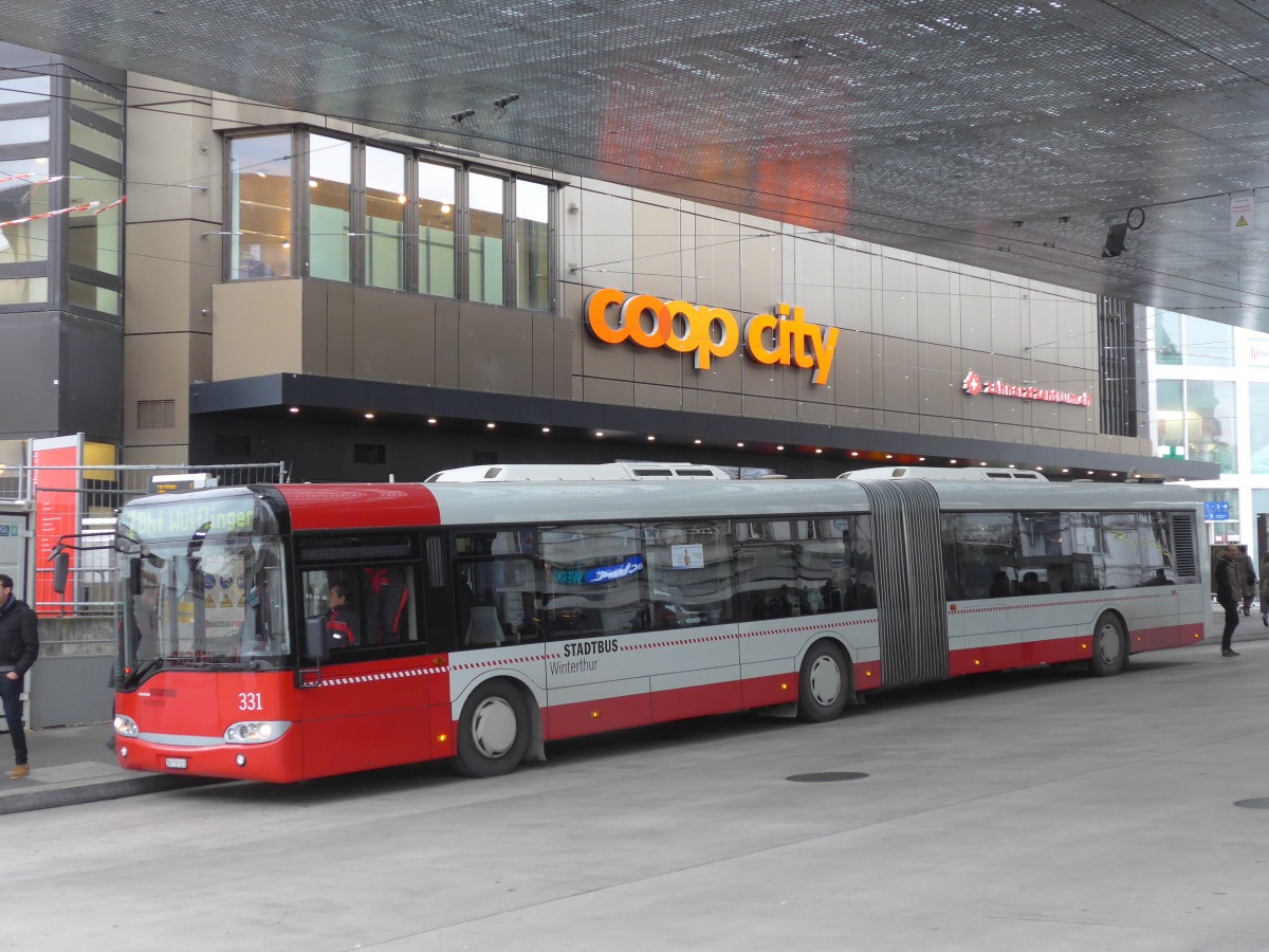 (157'622) - SW Winterthur - Nr. 331/ZH 719'331 - Solaris am 6. Dezember 2014 beim Hauptbahnhof Winterthur